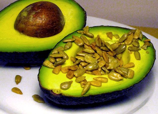 Simple Power Snacks – Avocado and Sunflower Seeds